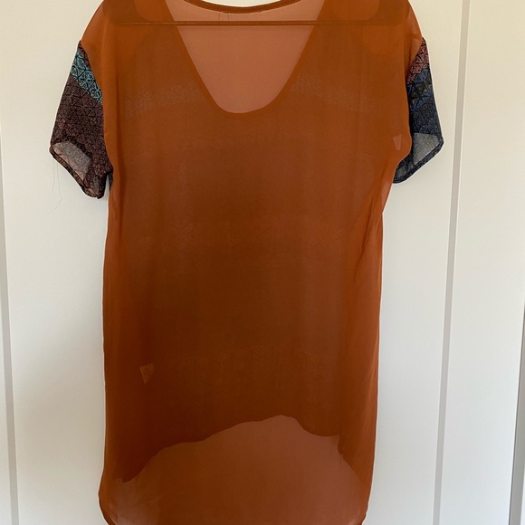 Lush High Low Blouse - Picture 4 of 5